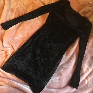 Black Velvet Long-sleeve Dress